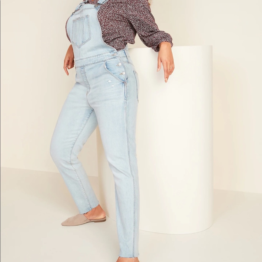 Old Navy | Straight Light Wash Distressed Tall Overalls